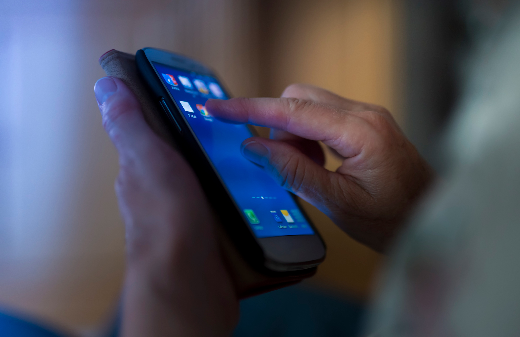 DON'T - Place your favourite app shortcuts on your home screen