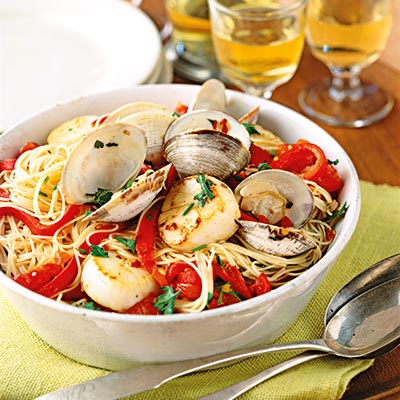 Angel Hair Pasta with Clams and Roasted Capsicum | Reader's Digest Australia