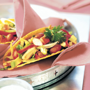 Chicken and pinto bean tacos | Reader's Digest Australia