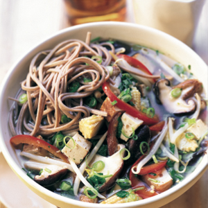 Japanese noodles with tofu and bean sprouts | Reader's Digest Australia