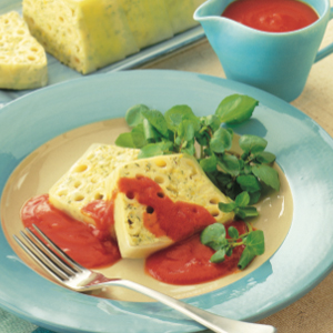 Leek and macaroni loaf with fresh tomato sauce | Reader's Digest Australia