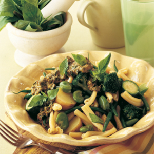Pasta with potato, beans and pesto | Reader's Digest Australia