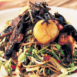 Scallops and mushrooms with noodles | Reader's Digest Australia