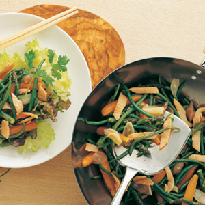Smoked salmon and vegetable stir-fry