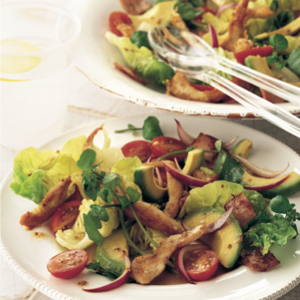 Stir-fried chicken and avocado salad | Reader's Digest Australia