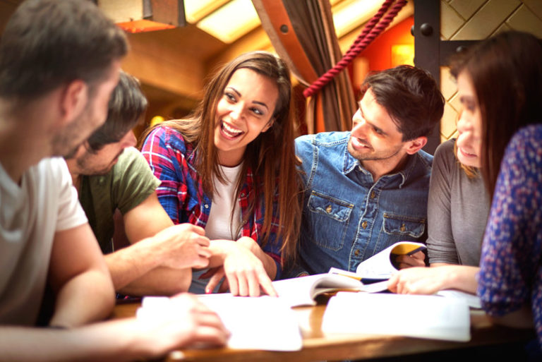 4 Easy Ways to Be the Most Interesting Person in the Room