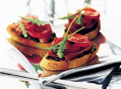 Tomato and prosciutto bruschettas
