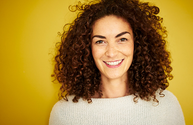 Collarbone-length curly hair
