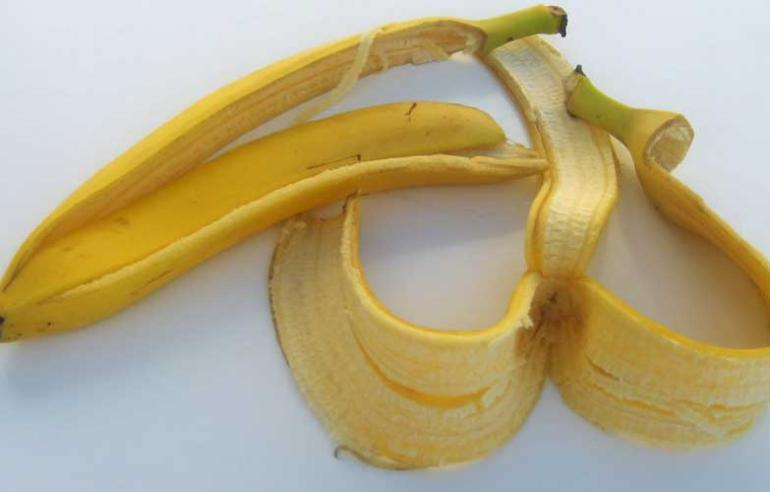 10. Banana peels polish silver