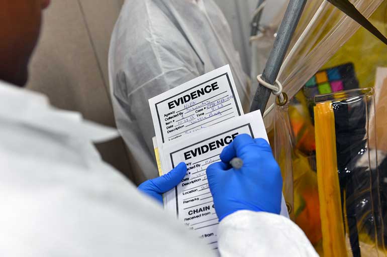 Crisis unfolds in US crime labs