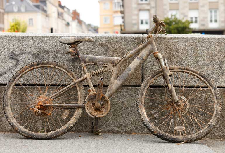 3. Now wash the entire bike