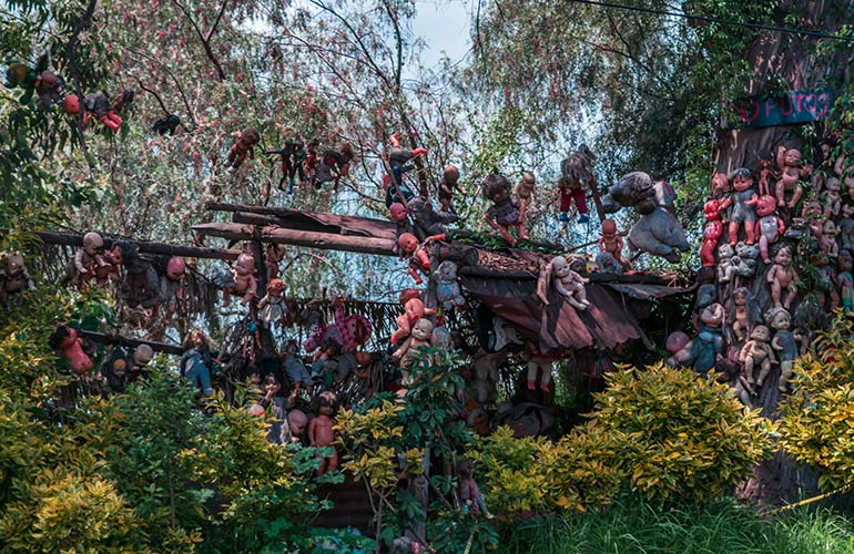 La Isla de las Muñecas (Island of the Dolls), Mexico