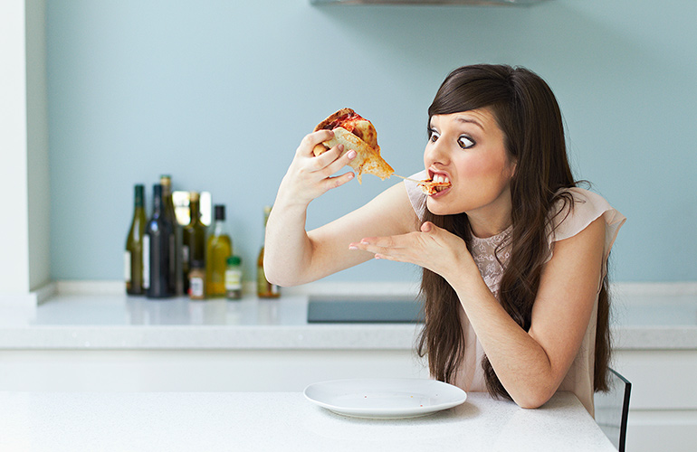How to eat pizza
