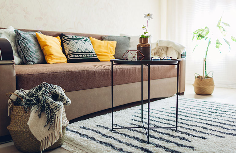 Accent with accessories