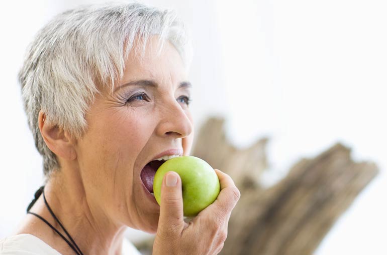 Eating apples