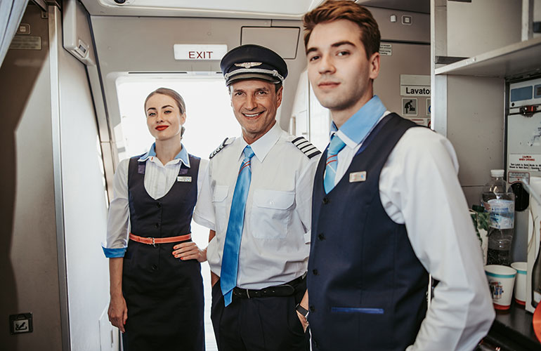 10 things flight attendants aren't allowed to do | Reader's Digest Australia 10 things flight attendants aren't allowed to do | Reader's Digest Australia