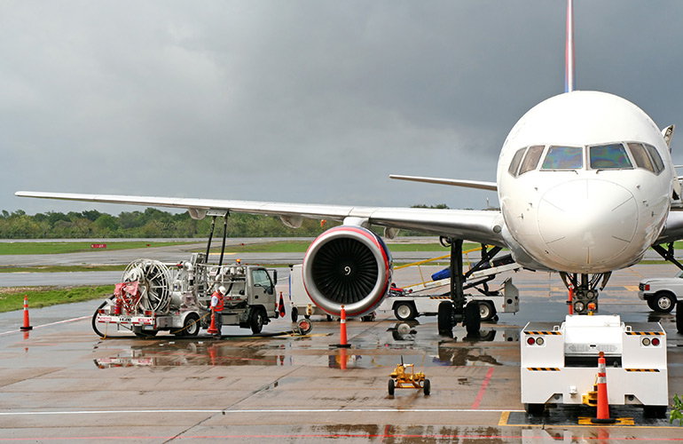Do airlines try to save money on fuel?