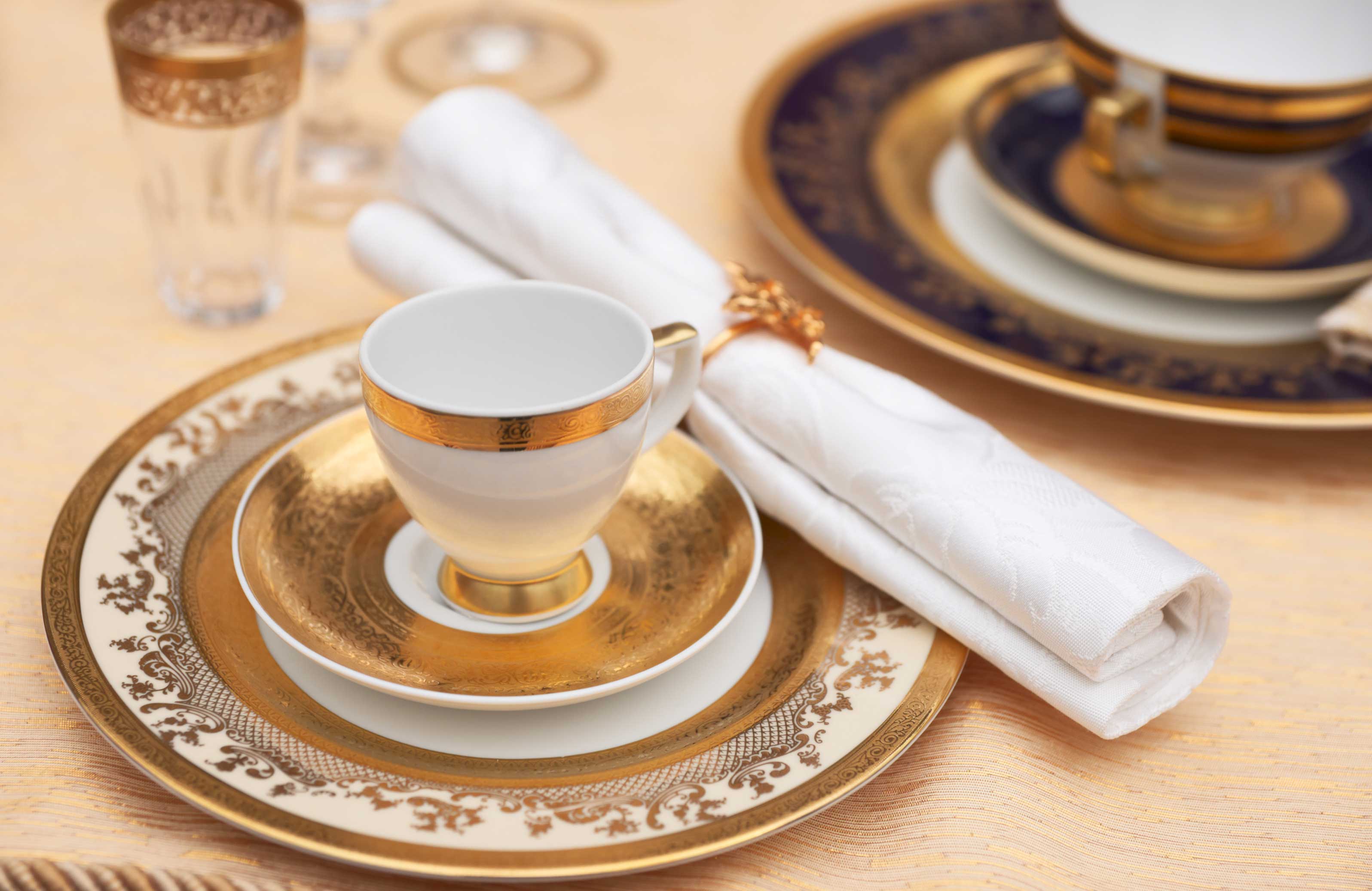 Gold plated dishes or utensils
