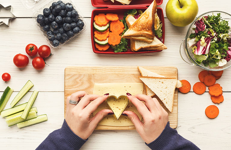 Romantic idea #10: Pack their lunch