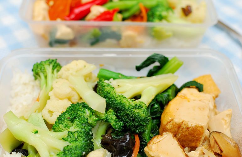 Plastic storage containers