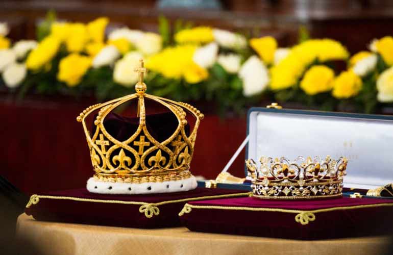 How many royal families are there?