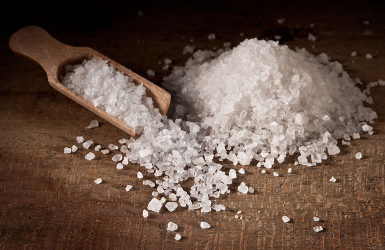 Sore throat remedy: salt and water