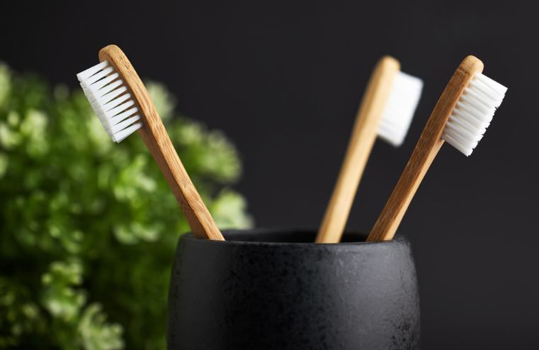 Toothache remedy: brush with the right tools
