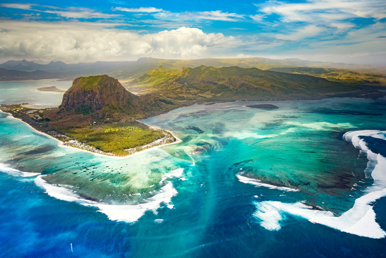 Underwater waterfall