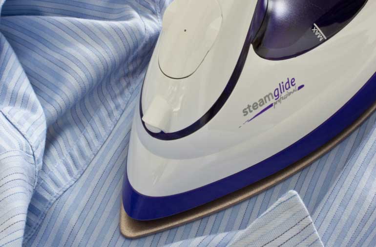 Clean your clothes iron