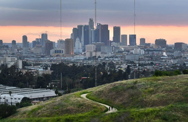 A defined Los Angeles skyline