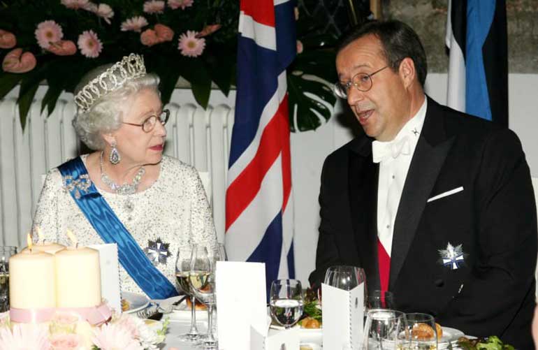 Stop eating when the queen does