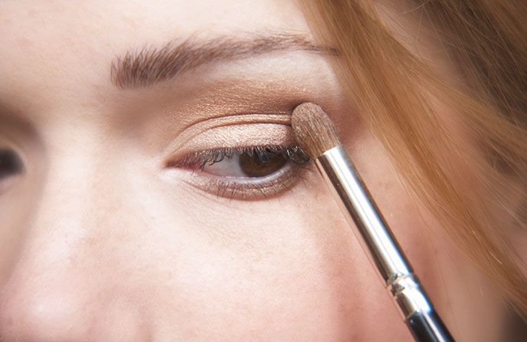 Eye brightening