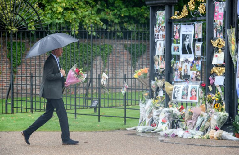 He talked to his mother on the day she died