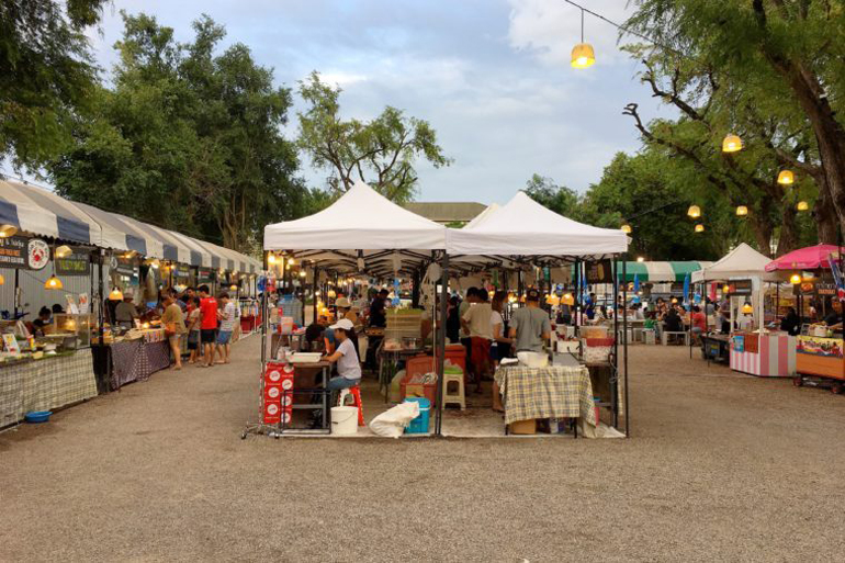 Flea markets, farmers markets, garage sales