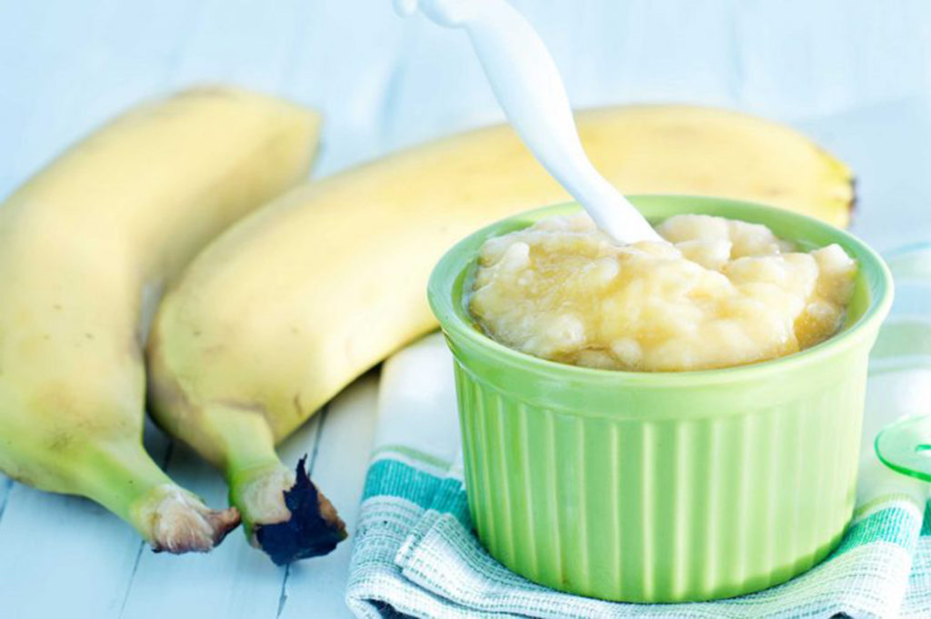Make a homemade face mask from bananas