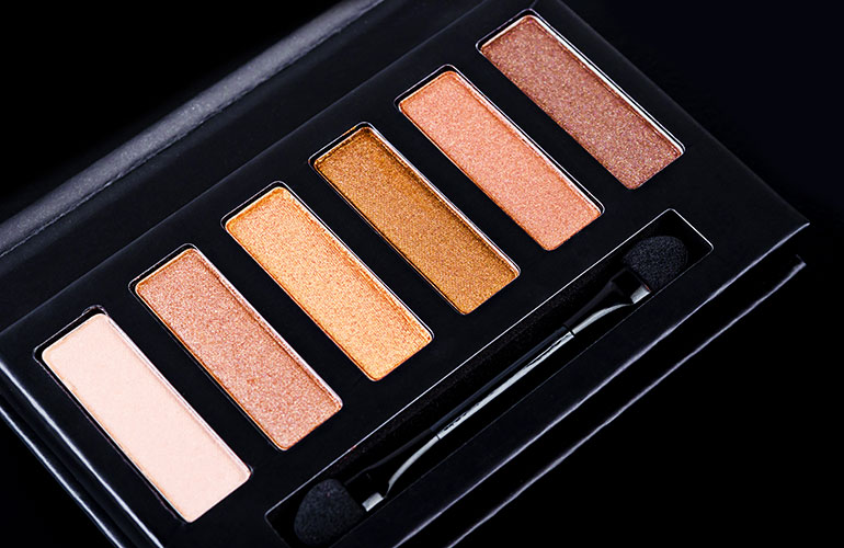 Do: wear copper and bronze eye shadow