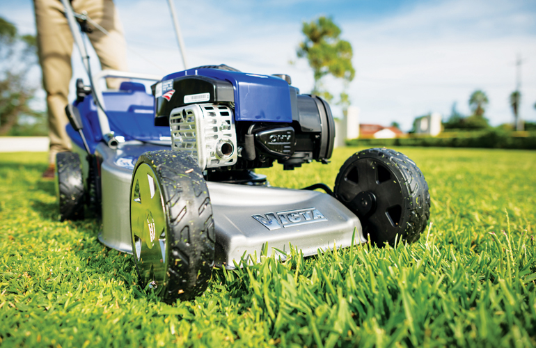 Lawnmowers: Victa