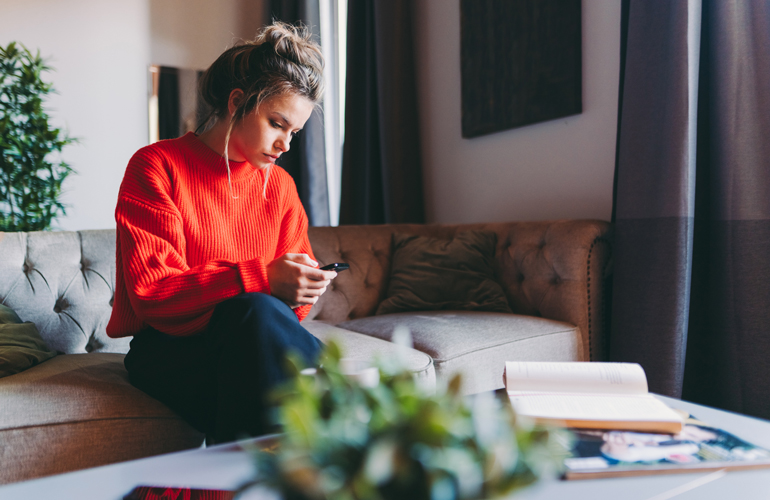 Avoid “phubbing” your partner