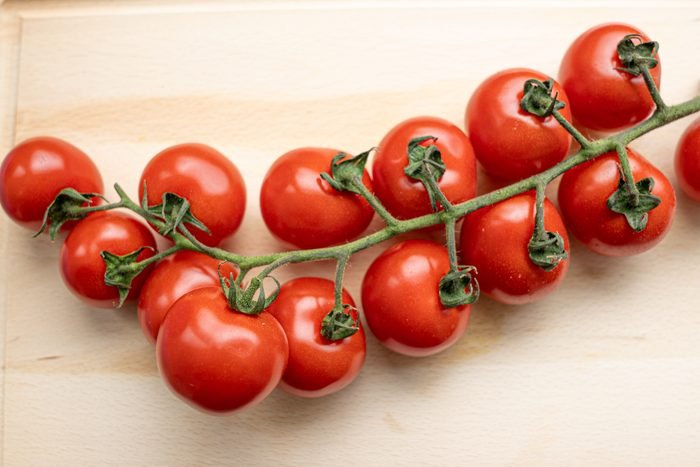 Tomato plant (solanaceae)