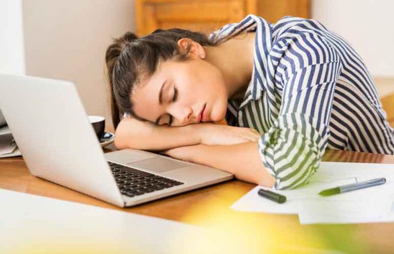 You want to snooze at random times