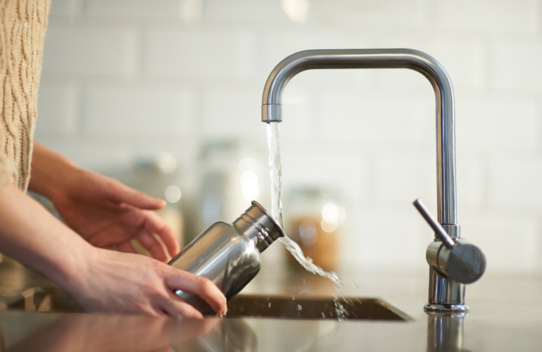 Reusing a water bottle without washing it