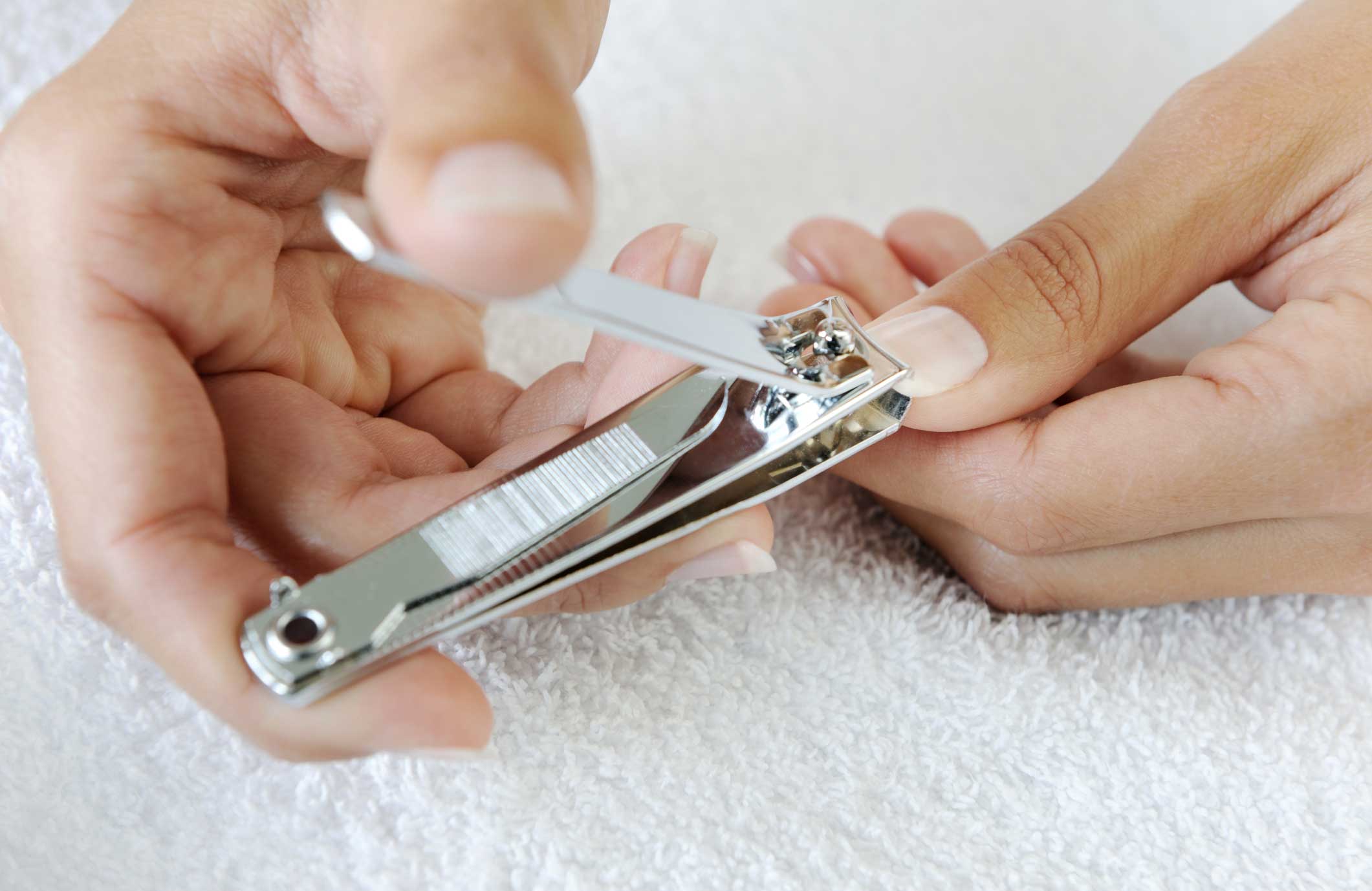 Rubbing alcohol use: Trimming nails