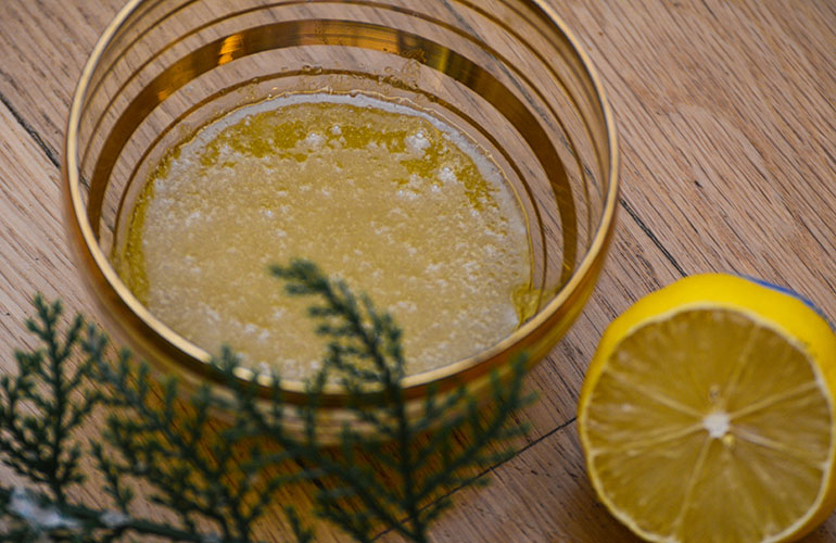 DIY lip scrub
