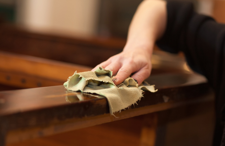 Using wood polish spiffs up furniture