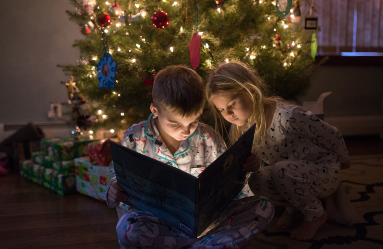 Read 'The Night Before Christmas'