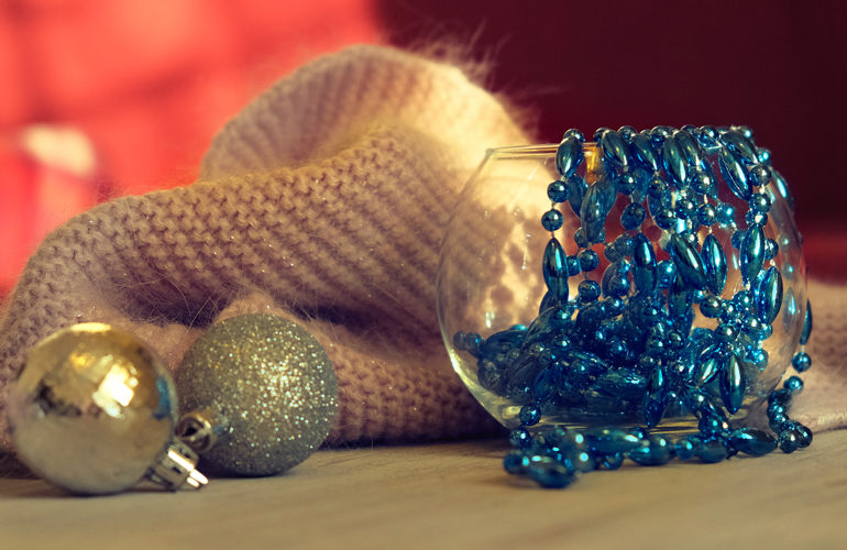 A string of blue beads