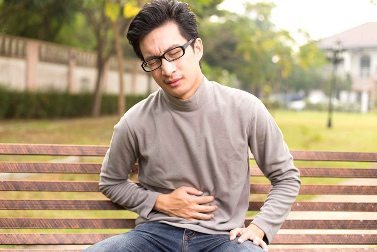 You have pain in the upper right abdomen