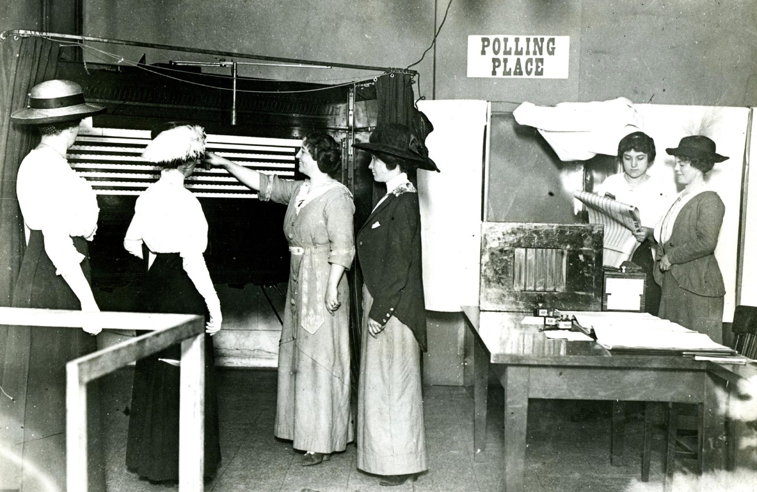 1895: South Australia gives women the right to vote