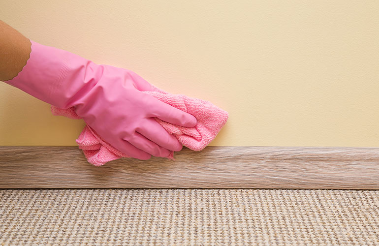How to clean walls and wall decor