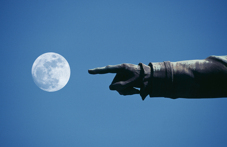 Taiwan: Pointing at the moon